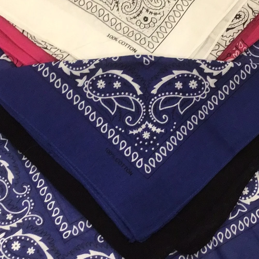 Set of Paisley Bandanas in Black, White, and Pink blue size 20.5”x20.5” lot of 6